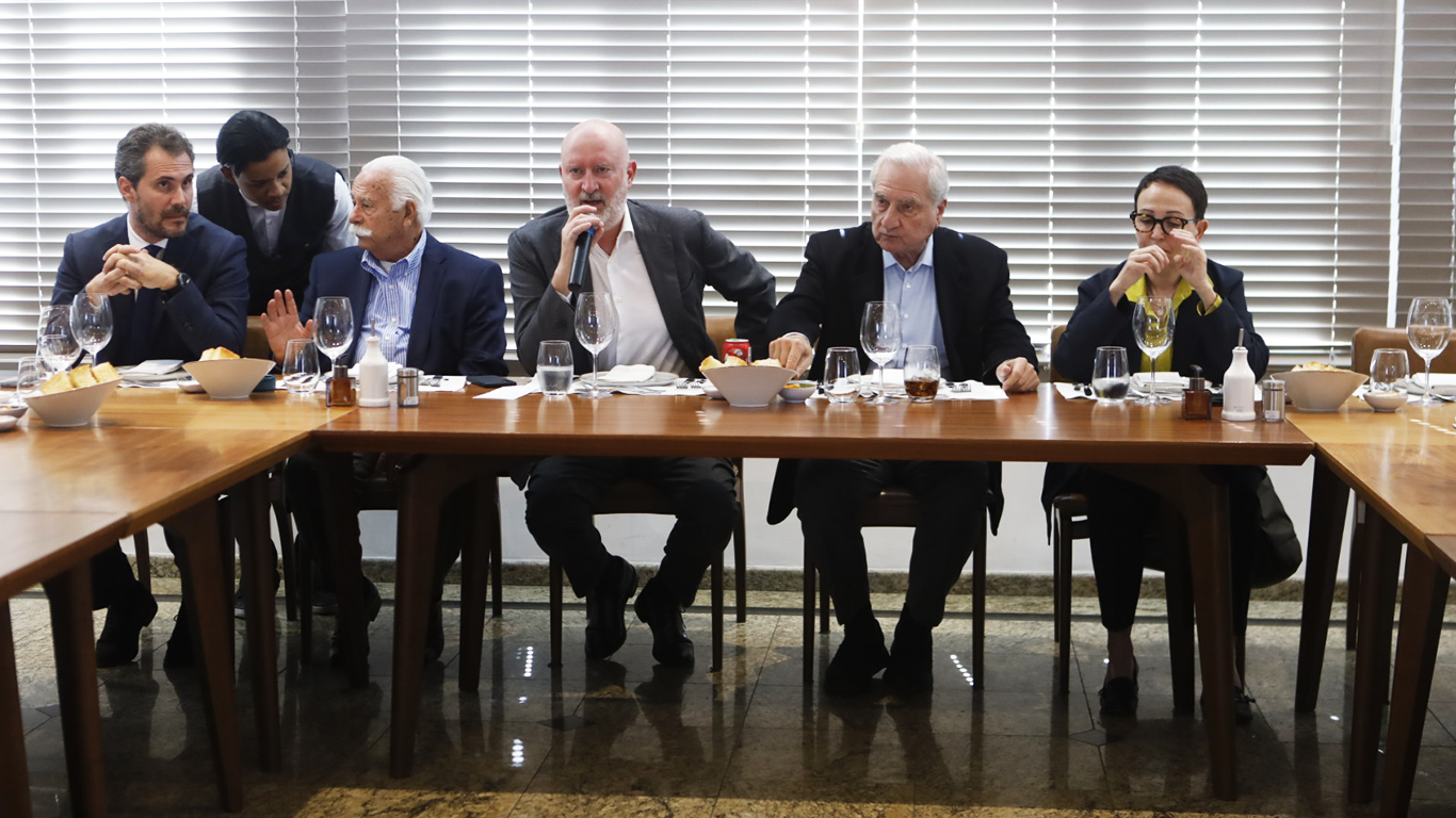 Representantes da SP Chamber e da ACSP