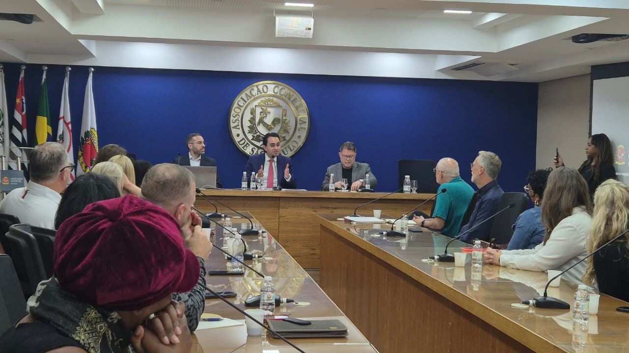 Estudantes da Rockhurst University em visita à ACSP